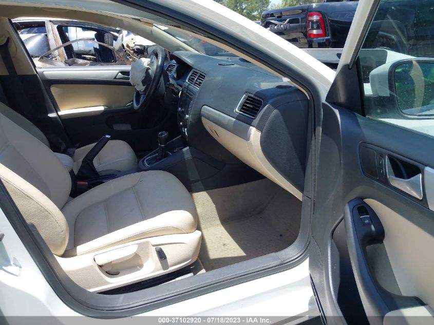 2014 VOLKSWAGEN JETTA SEDAN SE W/CONNECTIVITY/SUNROOF - 3VWB17AJ0EM432014