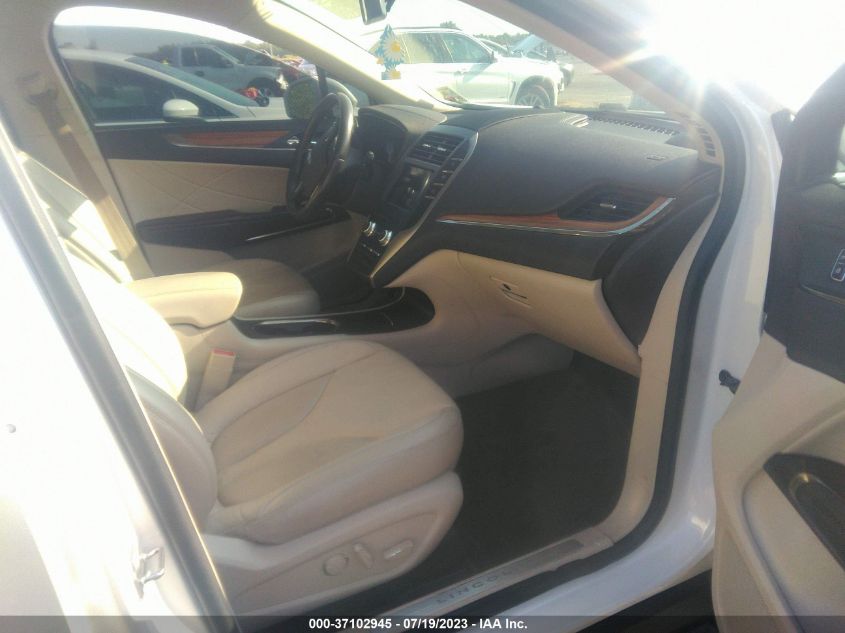 2017 LINCOLN MKC SELECT - 5LMCJ2C96HUL02034