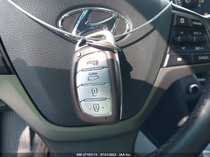 2017 HYUNDAI ELANTRA LIMITED/SE/VALUE EDITION - 5NPD84LFNHH147322
