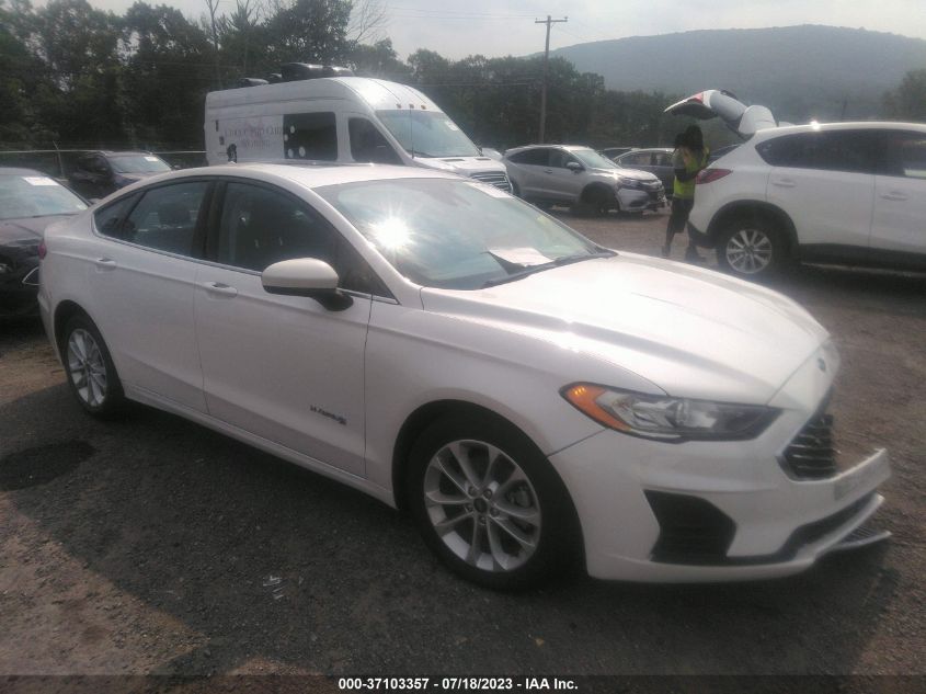 3FA6P0LU0KR126288 Ford Fusion Hybrid SE