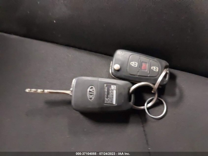 2013 KIA SOUL + - KNDJT2A61D7589258