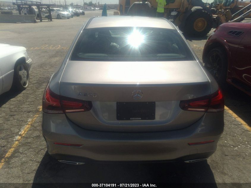 2019 MERCEDES-BENZ A-CLASS A 220 - WDD3G4EB7KW017328