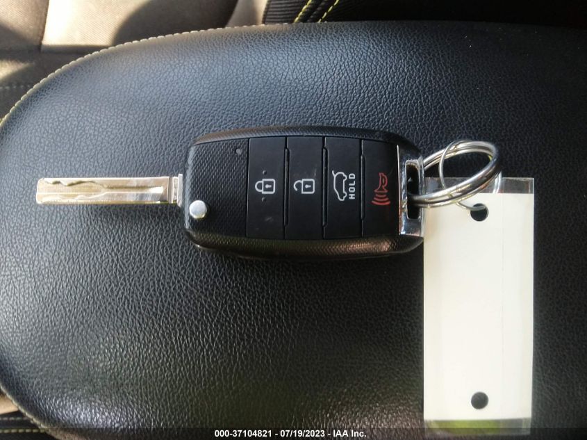 2015 KIA SOUL + - KNDJP3A58F7159750