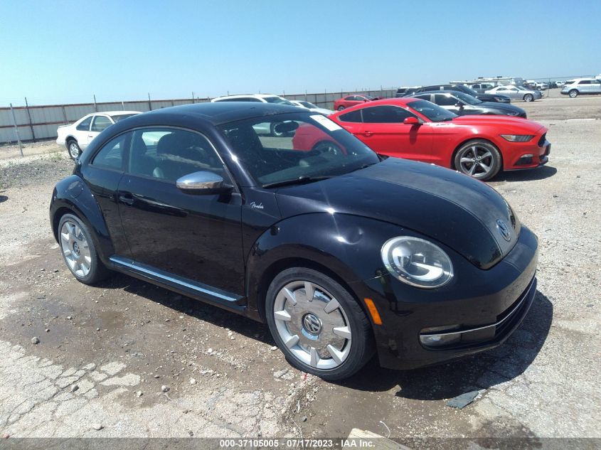 2013 VOLKSWAGEN BEETLE COUPE 2.0T TURBO FENDER EDITION - 3VW4A7AT0DM666517