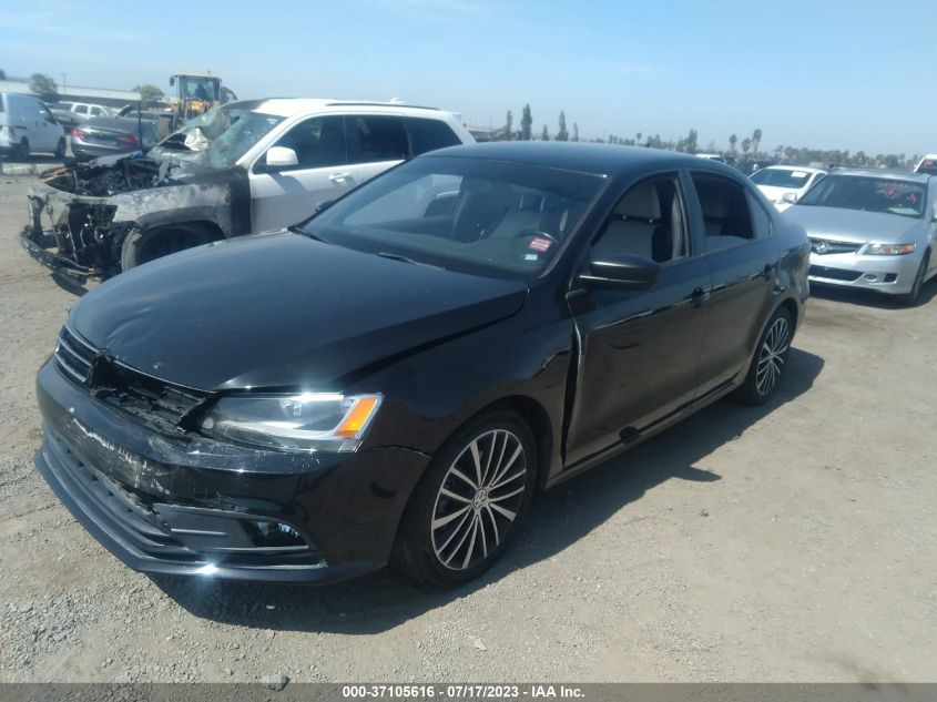 2015 VOLKSWAGEN JETTA SEDAN 1.8T SPORT - 3VWD17AJ1FM404085