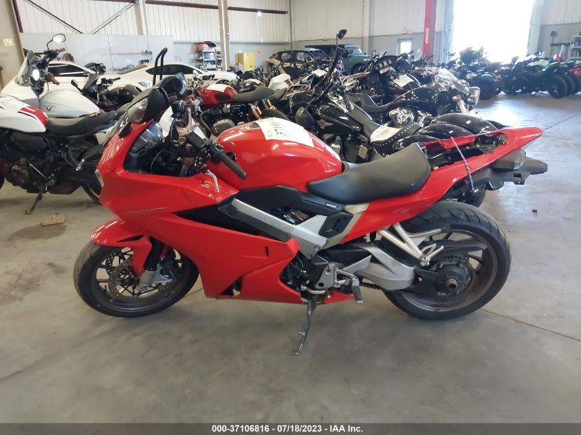 2014 HONDA VFR800 F JH2RC7918EK000883