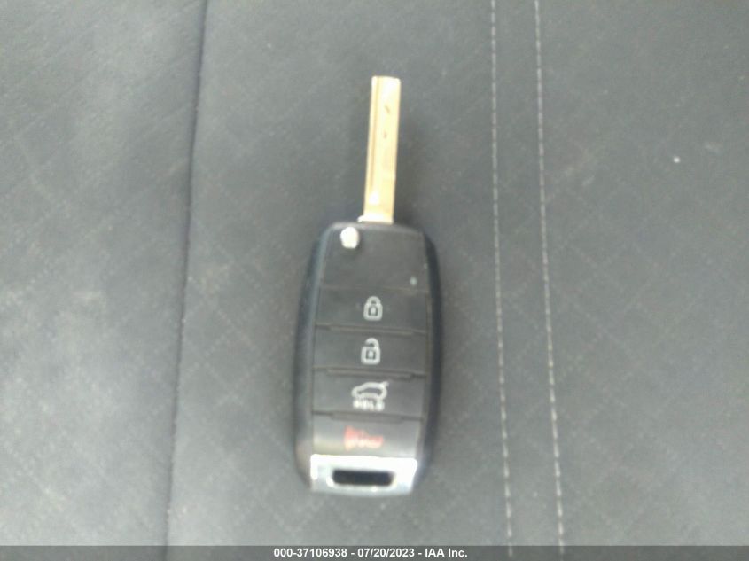 2016 KIA SORENTO LX/L - 5XYPG4A37GG116133