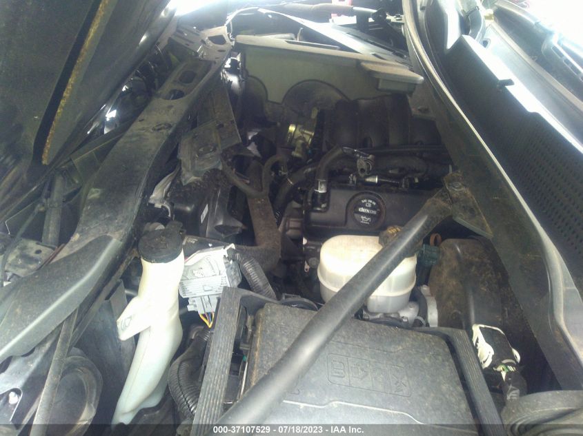 2016 CHEVROLET SILVERADO 1500 LT - 1GCVKREC2GZ156036