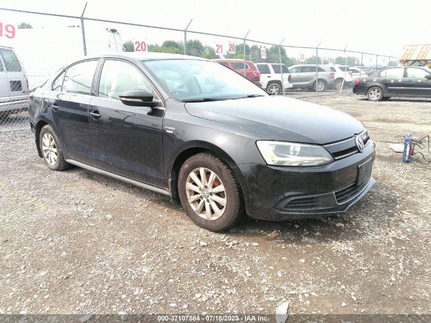 2013 VOLKSWAGEN JETTA SEDAN HYBRID SE - 3VW637AJ3DM311682