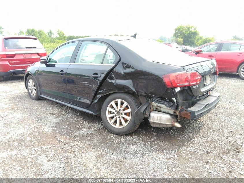 2013 VOLKSWAGEN JETTA SEDAN HYBRID SE - 3VW637AJ3DM311682