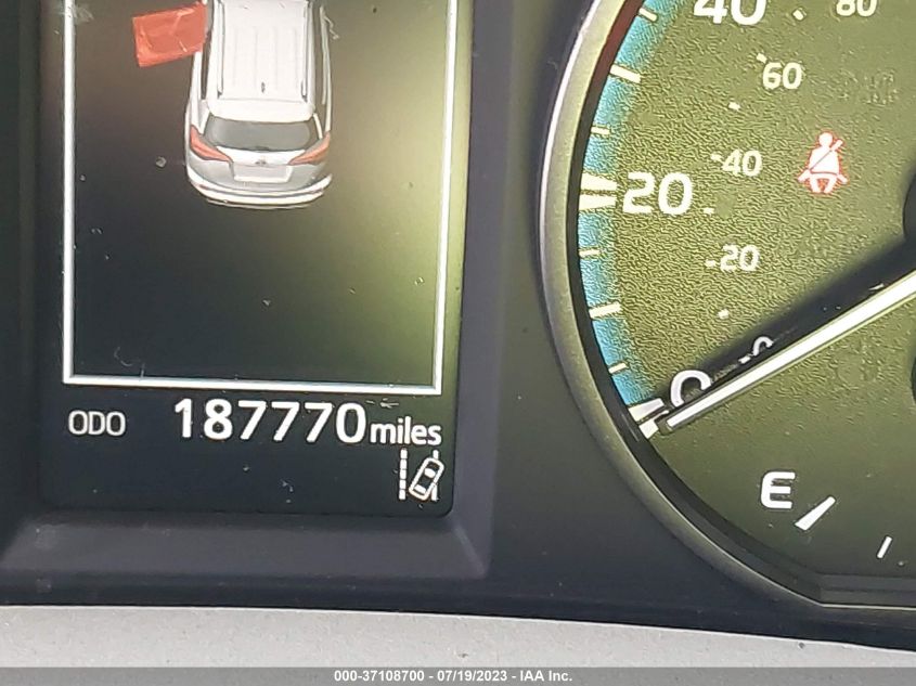 2018 TOYOTA RAV4 LE - 2T3ZFREV3JW422727
