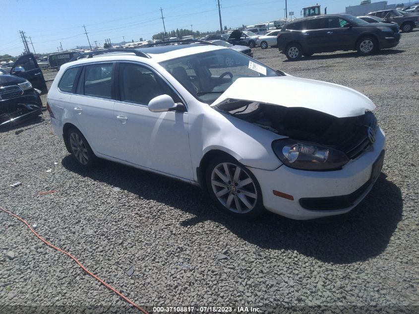 2013 VOLKSWAGEN JETTA SPORTWAGEN TDI W/SUNROOF & NAV - 3VWML7AJ2DM653812