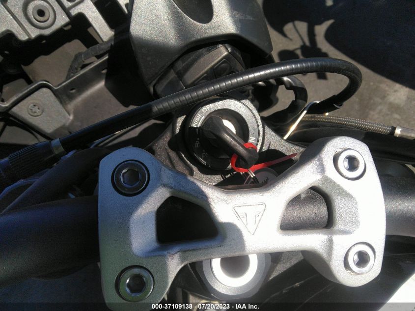 2022 TRIUMPH MOTORCYCLE STREET TRIPLE R (LRH) SMTA544D4NTAZ0063