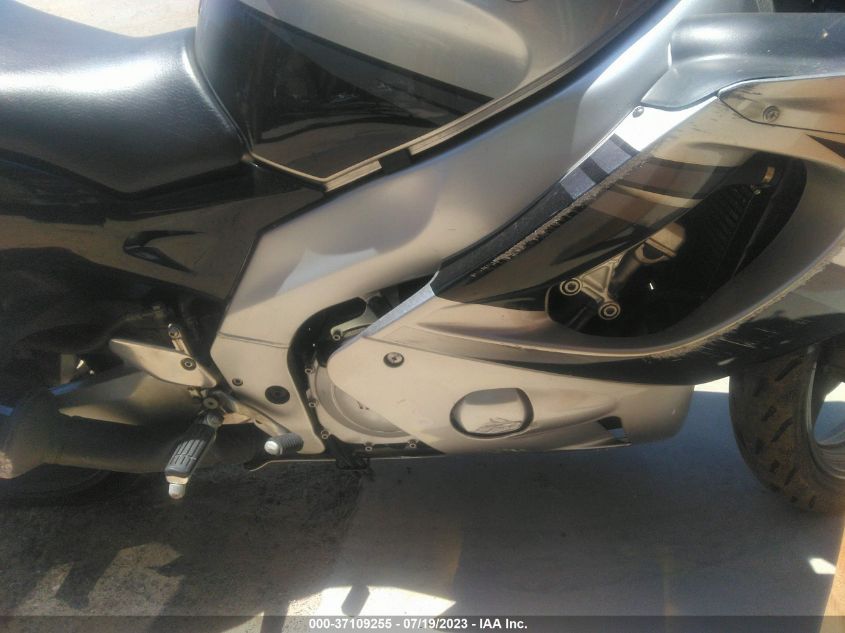2005 YAMAHA YZF600 R - JYA5AHC085A047030