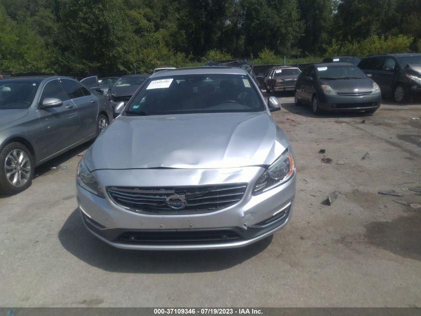 2015 VOLVO S60 T5 DRIVE-E PLATINUM - YV140MFD3F1310949
