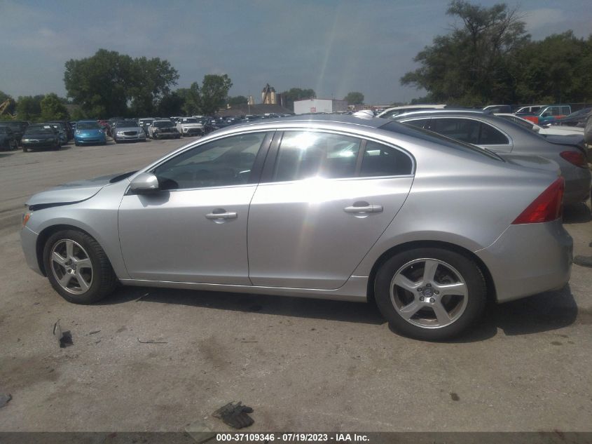 2015 VOLVO S60 T5 DRIVE-E PLATINUM - YV140MFD3F1310949
