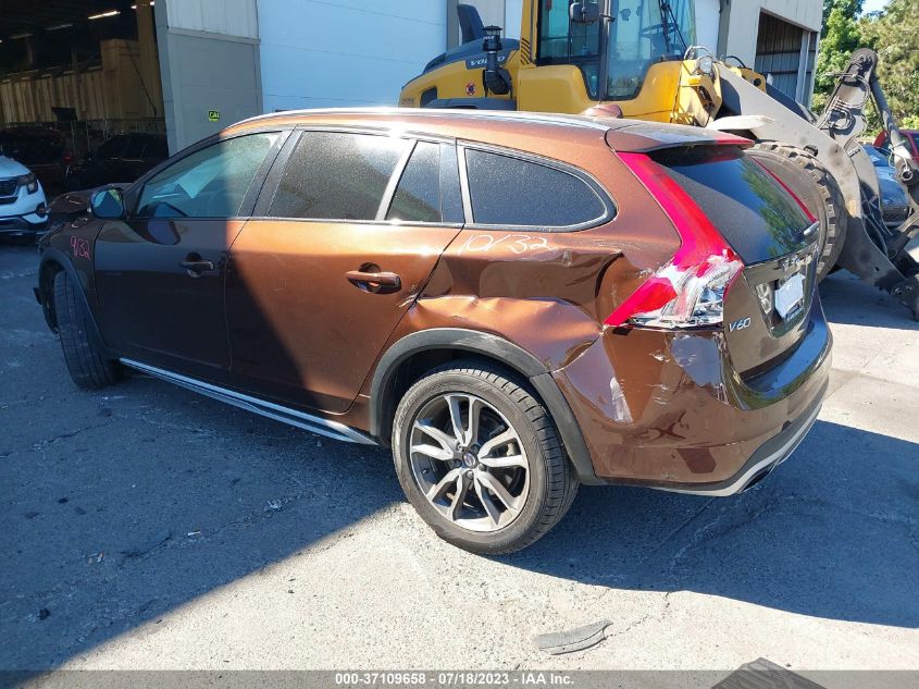 2017 VOLVO V60 CROSS COUNTRY YV440MWK2H1038284