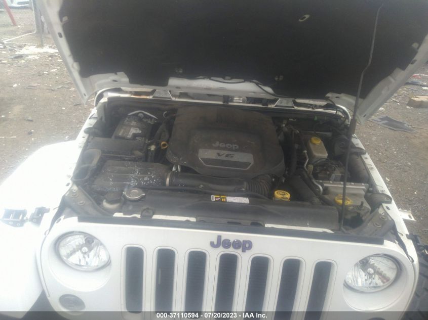 2016 JEEP WRANGLER UNLIMITED SAHARA - 1C4BJWEG0GL334682