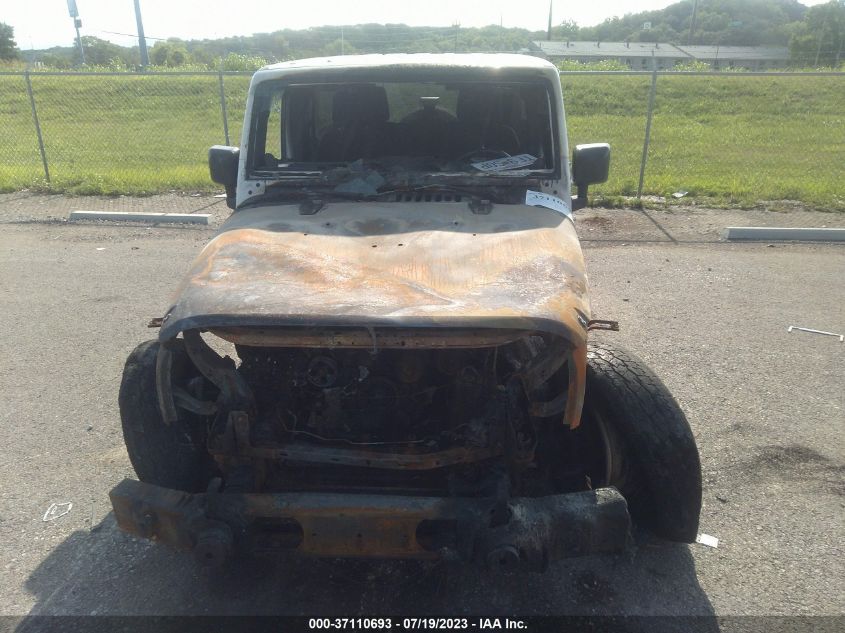 2013 JEEP WRANGLER UNLIMITED SPORT - 1C4BJWDG8DL502002