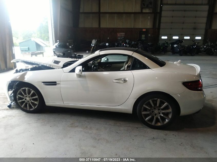 2017 MERCEDES-BENZ SLC SLC 300 - WDDPK3JA2HF135013