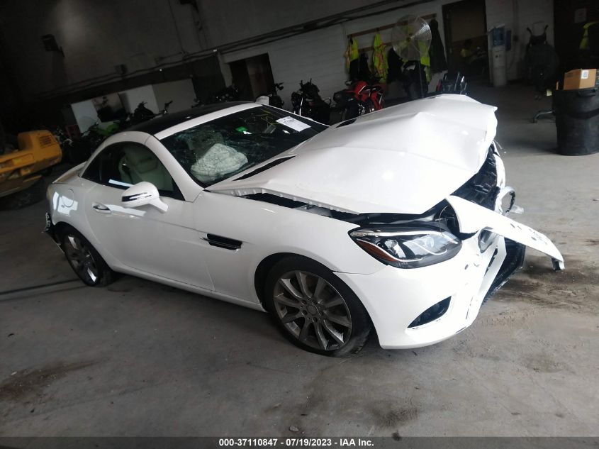 2017 MERCEDES-BENZ SLC SLC 300 - WDDPK3JA2HF135013