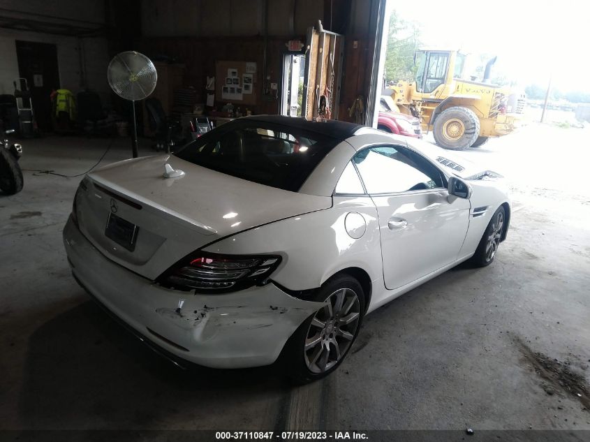 2017 MERCEDES-BENZ SLC SLC 300 - WDDPK3JA2HF135013
