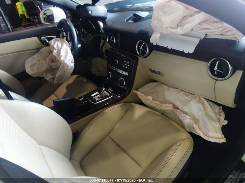 2017 MERCEDES-BENZ SLC SLC 300 - WDDPK3JA2HF135013
