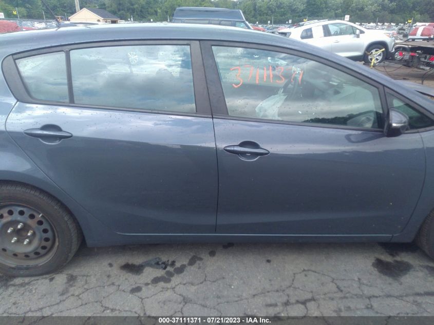 2016 KIA FORTE 5-DOOR LX - KNAFK5A82G5599337