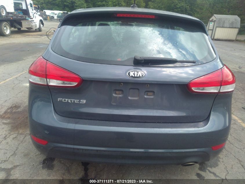 2016 KIA FORTE 5-DOOR LX - KNAFK5A82G5599337