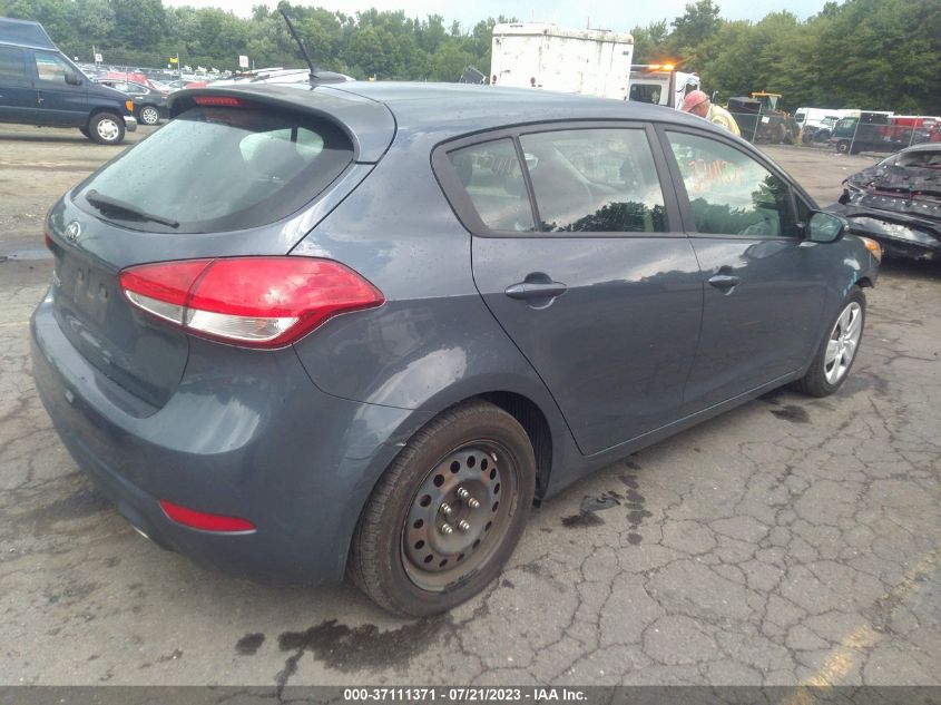 2016 KIA FORTE 5-DOOR LX - KNAFK5A82G5599337