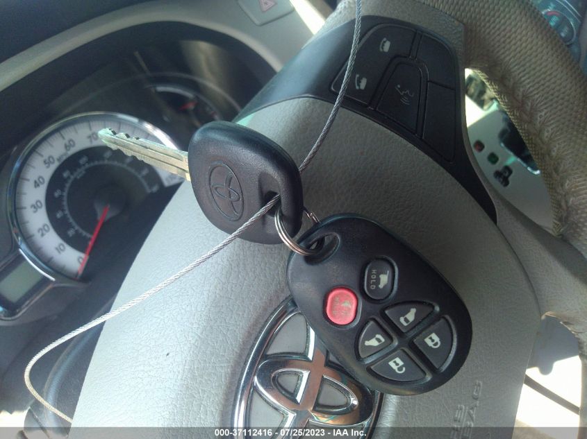 2013 TOYOTA SIENNA SE - 5TDXK3DC1DS397753