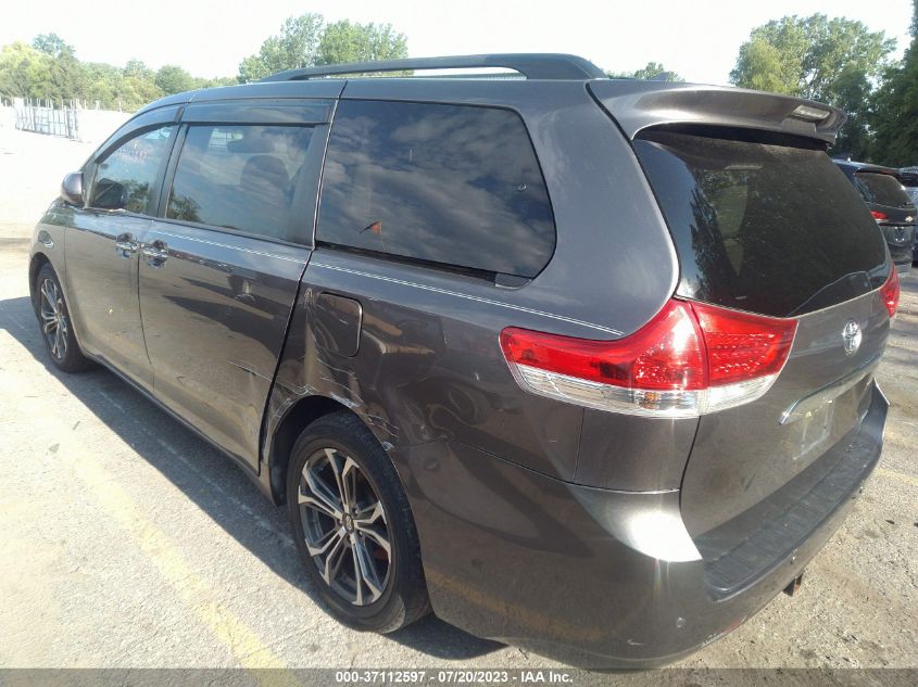 5TDYK3DC9CS248719 2012 TOYOTA SIENNA, photo no. 3