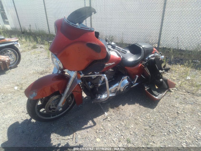2011 HARLEY-DAVIDSON FLHX - 1HD1KB433BB608003