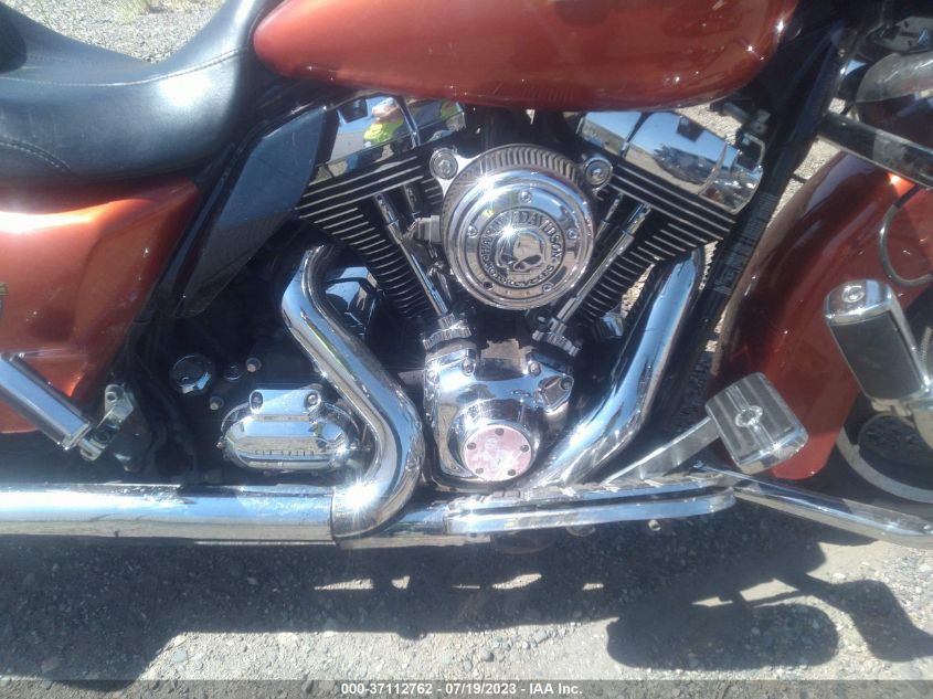 2011 HARLEY-DAVIDSON FLHX - 1HD1KB433BB608003