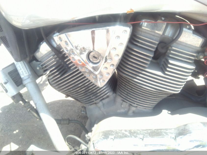 2004 VICTORY MOTORCYCLES VEGAS 5VPGB16D643001166