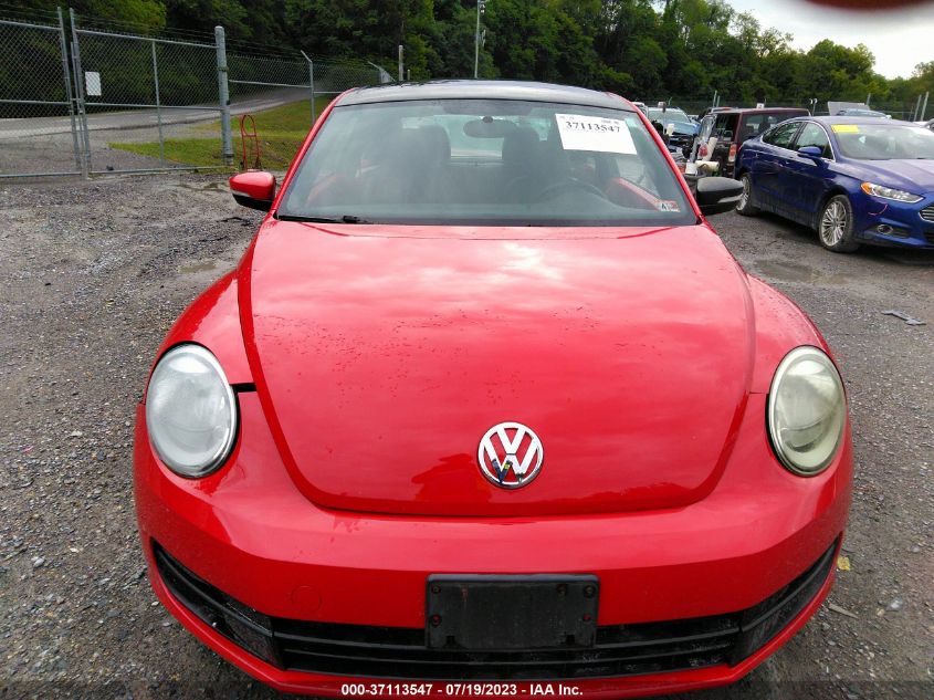 2013 VOLKSWAGEN BEETLE COUPE 2.5L W/SUN/SOUND/NAV - 3VWJP7AT3DM603302