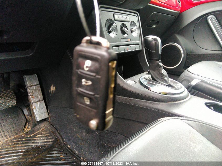 2013 VOLKSWAGEN BEETLE COUPE 2.5L W/SUN/SOUND/NAV - 3VWJP7AT3DM603302