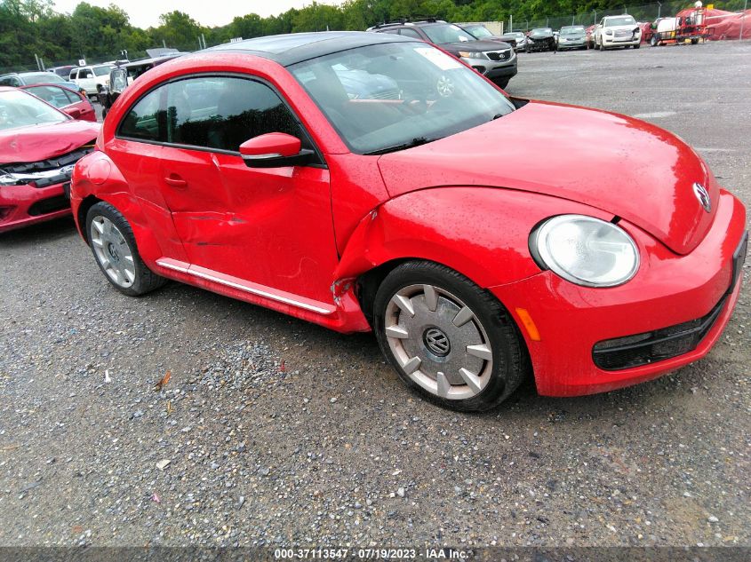 2013 VOLKSWAGEN BEETLE COUPE 2.5L W/SUN/SOUND/NAV - 3VWJP7AT3DM603302