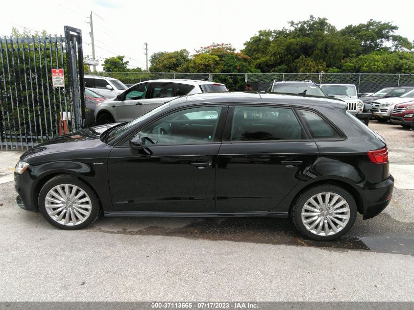 2017 AUDI A3 SPORTBACK E-TRON PREMIUM - WAUUPBFF8HA035487