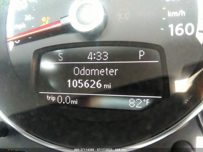 2013 VOLKSWAGEN BEETLE CONVERTIBLE 2.0L TDI W/SOUND/NAV 3VW5L7AT7DM805573