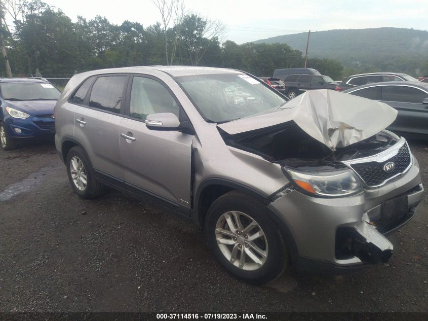 2015 KIA SORENTO LX - 5XYKTCA63FG582991