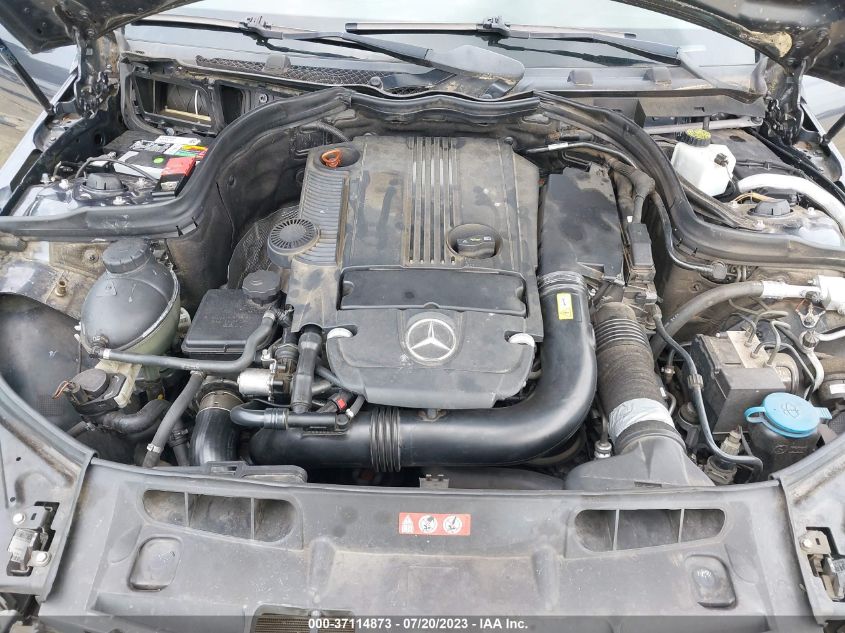 2013 MERCEDES-BENZ C 250 SPORT/LUXURY - WDDGF4HB5DR246365