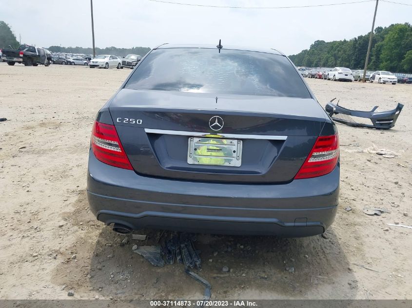 2013 MERCEDES-BENZ C 250 SPORT/LUXURY - WDDGF4HB5DR246365