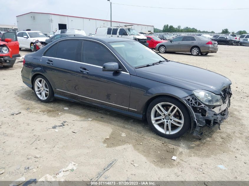 2013 MERCEDES-BENZ C 250 SPORT/LUXURY - WDDGF4HB5DR246365