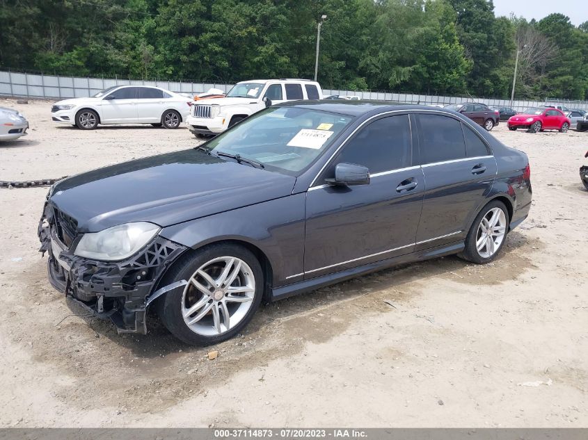 2013 MERCEDES-BENZ C 250 SPORT/LUXURY - WDDGF4HB5DR246365