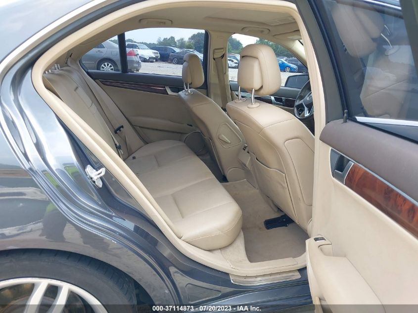 2013 MERCEDES-BENZ C 250 SPORT/LUXURY - WDDGF4HB5DR246365