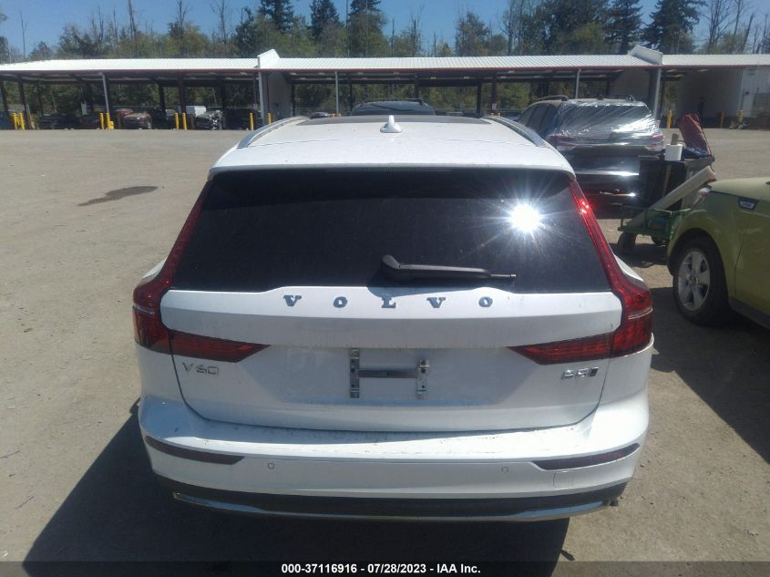2023 VOLVO V60 CROSS COUNTRY B5 PLUS YV4L12WZ0P2106424