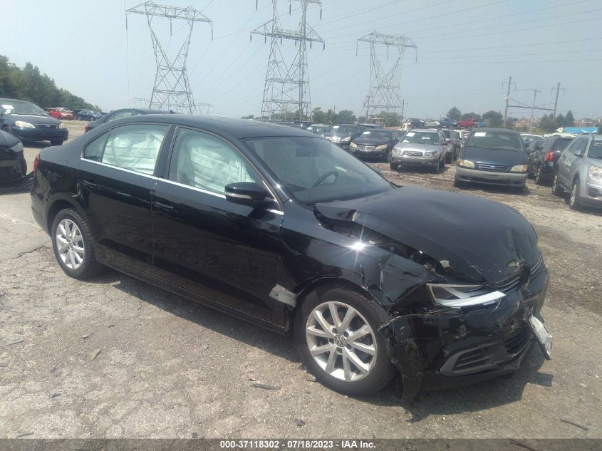 2013 VOLKSWAGEN JETTA SEDAN SE W/CONVENIENCE/SUNROOF - 3VWDP7AJ3DM267307