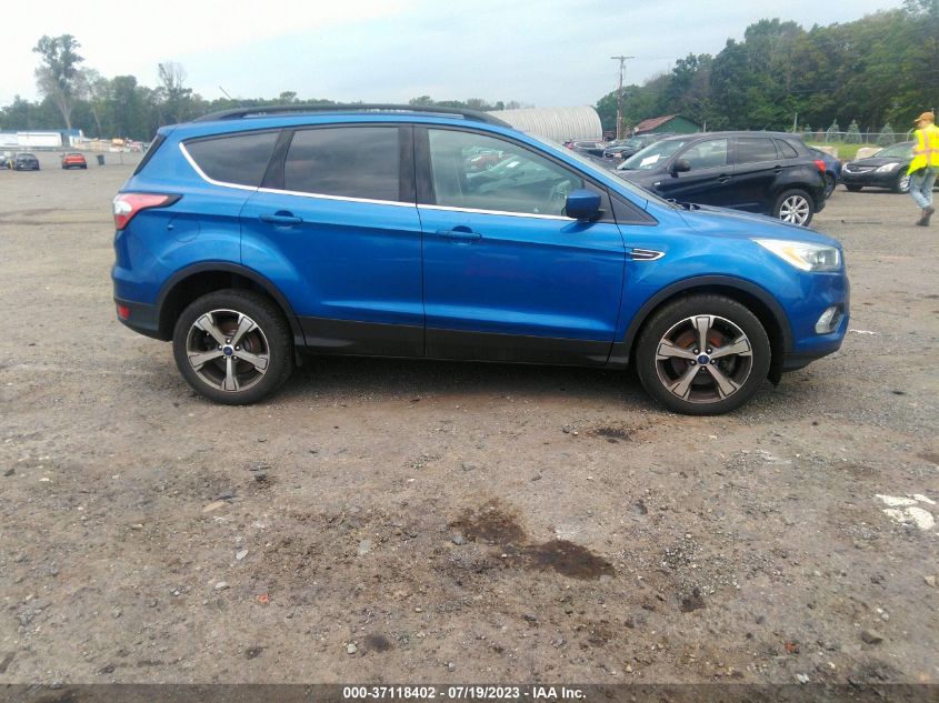 2017 FORD ESCAPE SE - 1FMCU9G97HUE28383