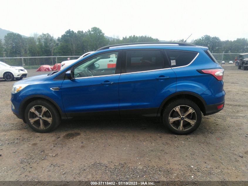 2017 FORD ESCAPE SE - 1FMCU9G97HUE28383